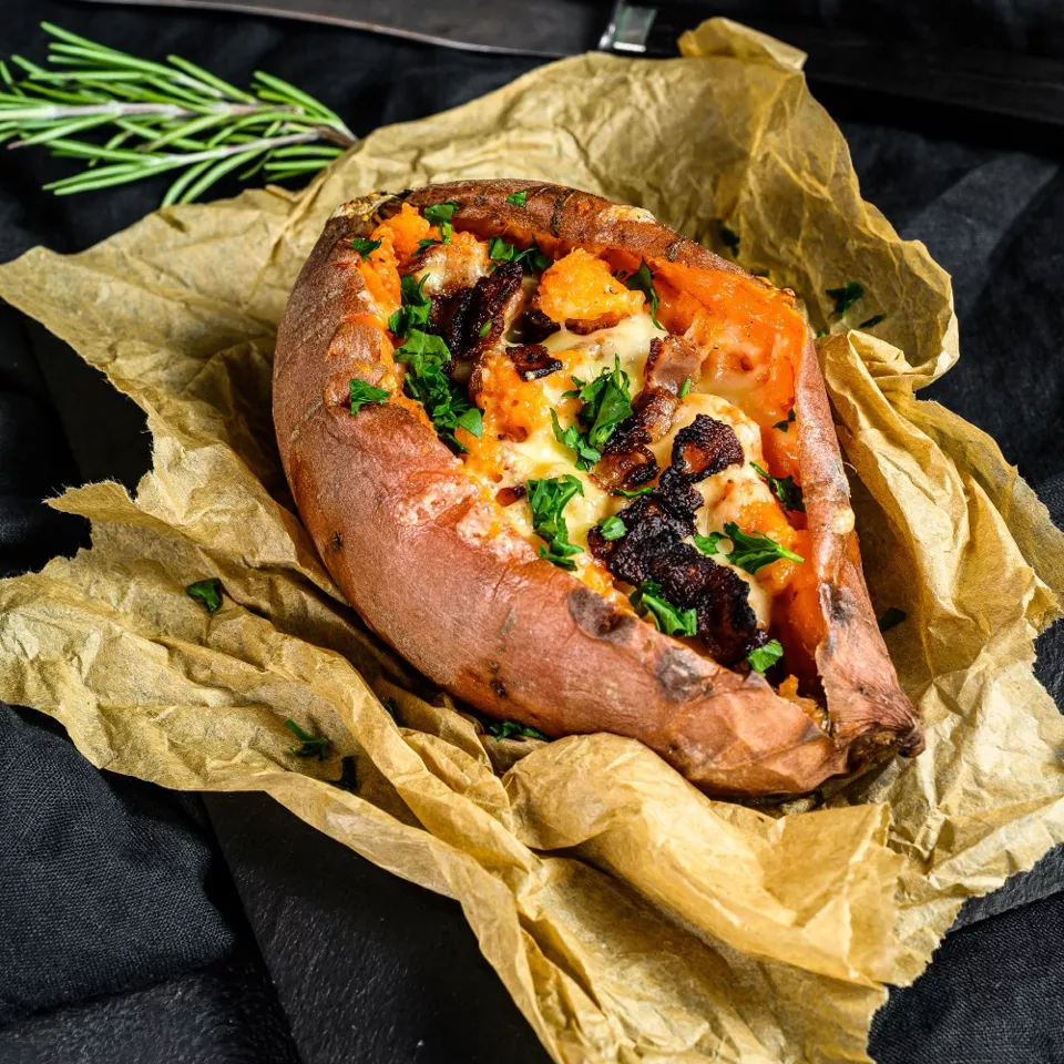 Zoete aardappel met peer en walnoten